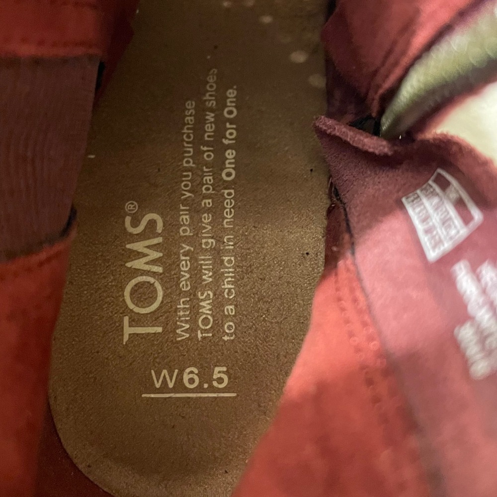 TOMS Women's 6.5 Suede Peep Toe Ankle Booties Laser‎ Cut Heel Boot Red Wine - Picture 6 of 8